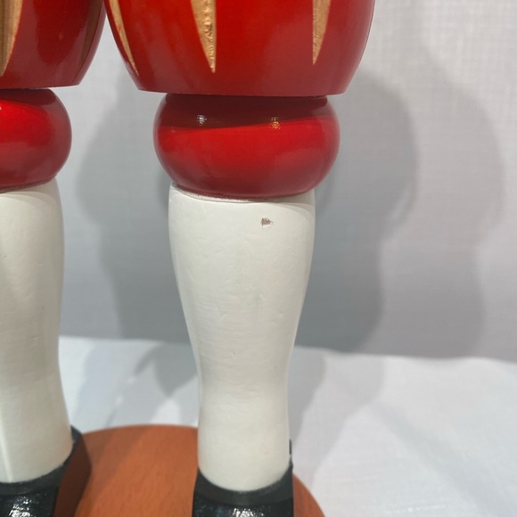 Steinbach "Captain Guido" of the Swiss Guards Nutcracker Club Member Piece IV - Picture 7 of 16